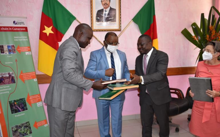 Protocole d'Accord entre les sociétés Cameroon Golden Cocoa et Cocoa Valley relatif à la fixation du prix minimum d'achat du cacao bord champ pour la campagne 2021/2022